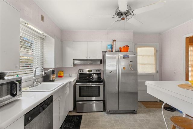 4819 NE Sherwood Drive, Kansas City, MO 64119