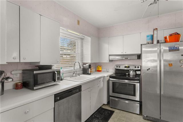 4819 NE Sherwood Drive, Kansas City, MO 64119