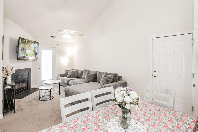 431 Old Colonial Way Unit 303, Newport News, VA 23608