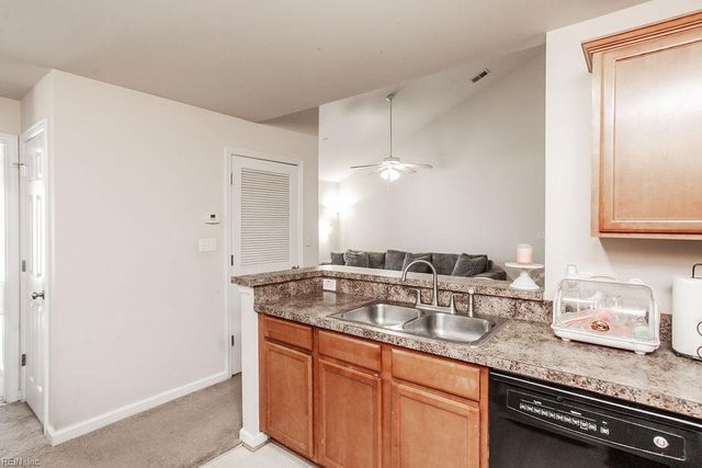 431 Old Colonial Way Unit 303, Newport News, VA 23608