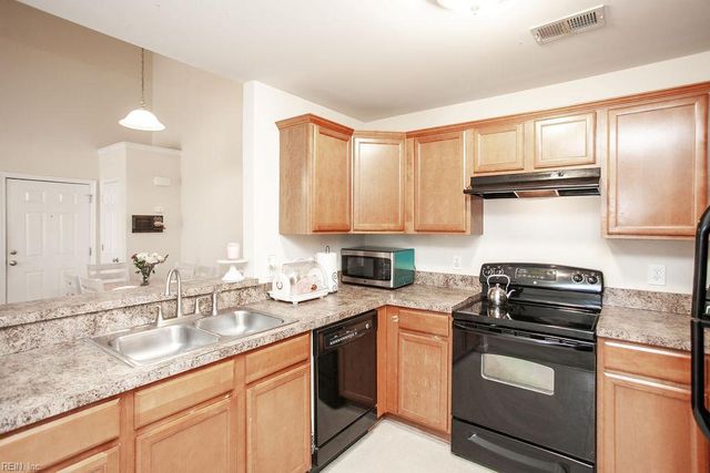 431 Old Colonial Way Unit 303, Newport News, VA 23608