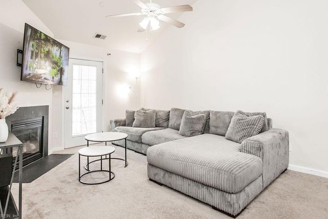 431 Old Colonial Way Unit 303, Newport News, VA 23608