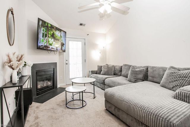 431 Old Colonial Way Unit 303, Newport News, VA 23608
