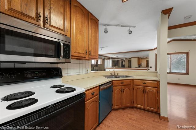 64 Rosebud Lane, Mount Clemens, MI 48043