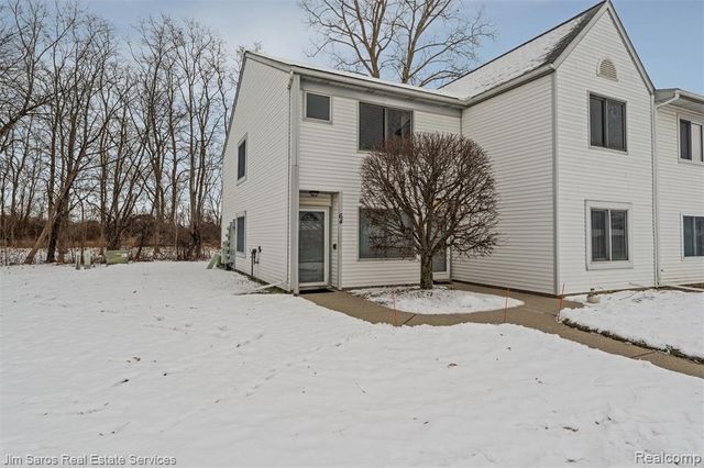 64 Rosebud Lane, Mount Clemens, MI 48043
