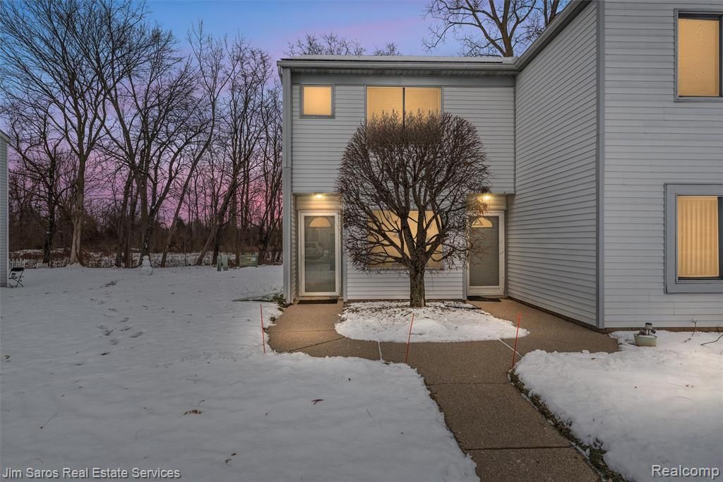 64 Rosebud Lane, Mount Clemens, MI 48043