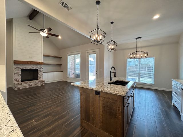 404 Cody Circle N, Sulphur Springs, TX 75482