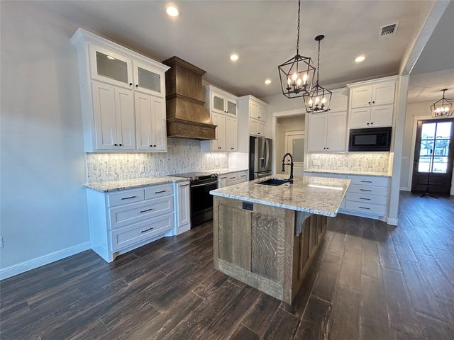 404 Cody Circle N, Sulphur Springs, TX 75482