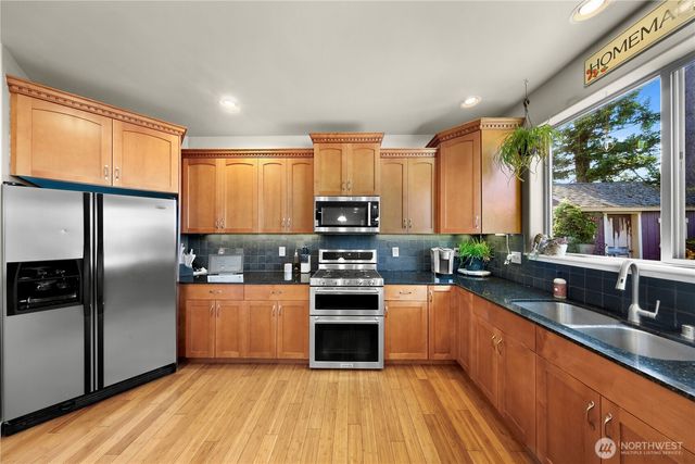 1302 Eastwood Way, Lynden, WA 98264