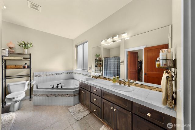 1302 Eastwood Way, Lynden, WA 98264