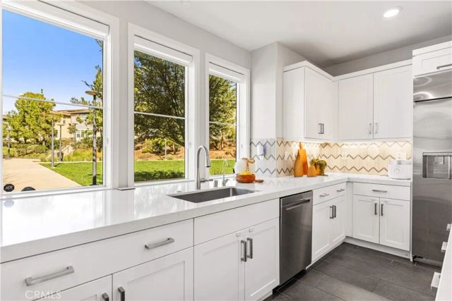 238 Chorus, Irvine, CA 92618