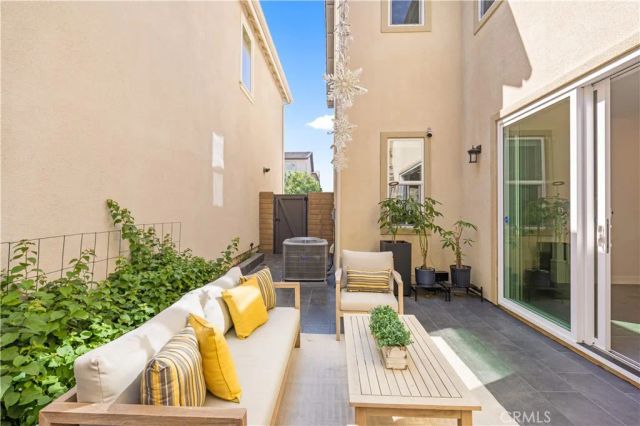 238 Chorus, Irvine, CA 92618