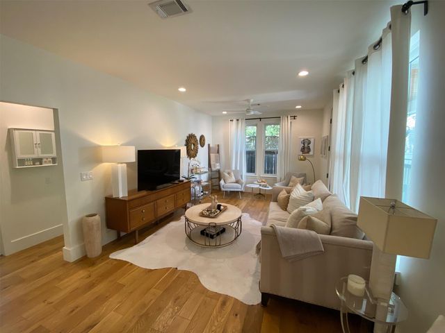 1903 W 30th ST B, Austin, TX 78703