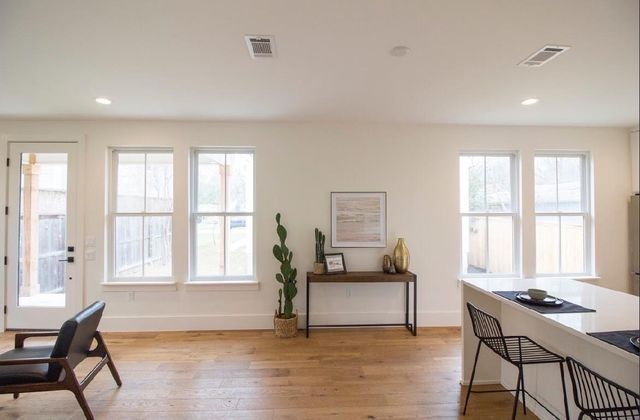 1903 W 30th ST B, Austin, TX 78703