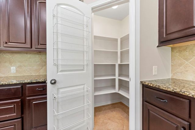 1526 Eden Meadows Drive, Spring, TX 77386