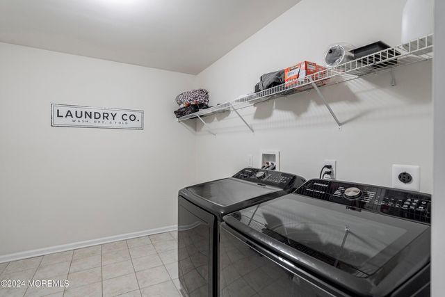 22 Dylan Boulevard, Barnegat, NJ 08005