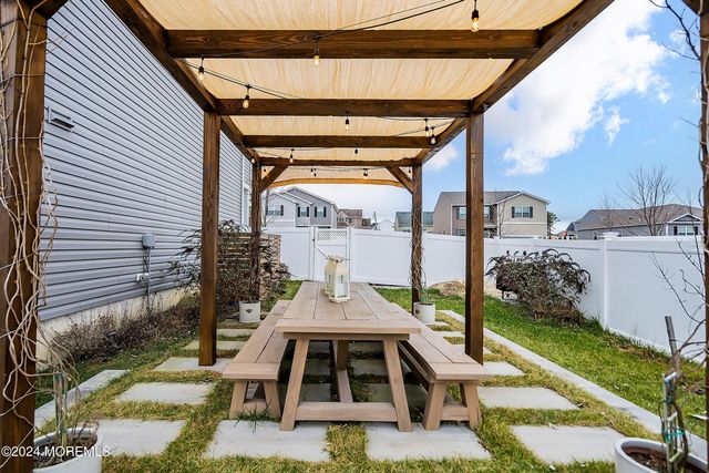 22 Dylan Boulevard, Barnegat, NJ 08005