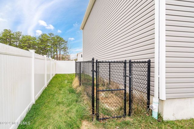 22 Dylan Boulevard, Barnegat, NJ 08005