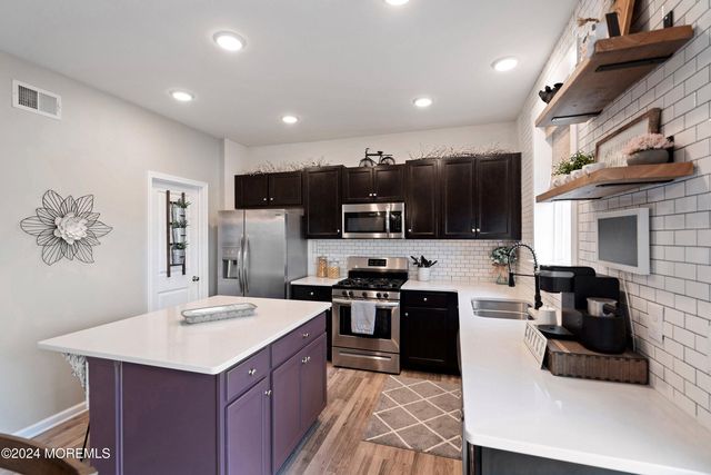 22 Dylan Boulevard, Barnegat, NJ 08005