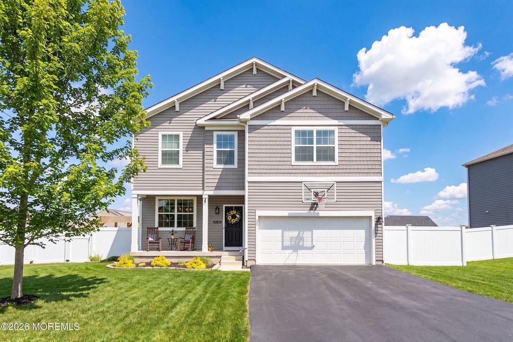 22 Dylan Boulevard, Barnegat, NJ 08005