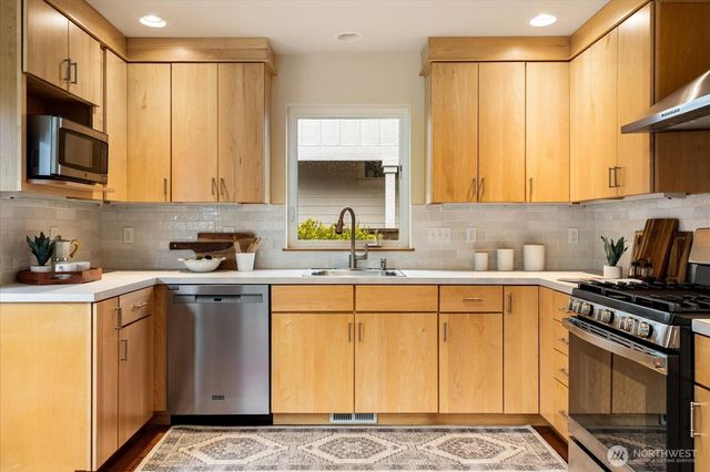 1809 Watkins Road, Freeland, WA 98249