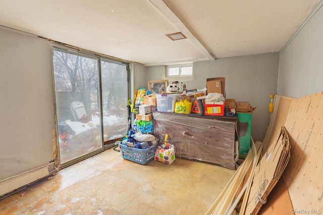 47 Ridgedale Avenue, Farmingville, NY 11738