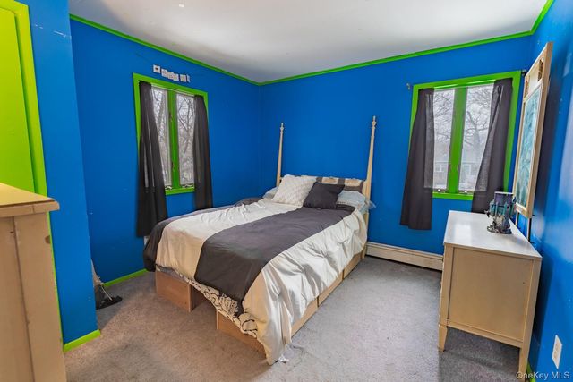 47 Ridgedale Avenue, Farmingville, NY 11738