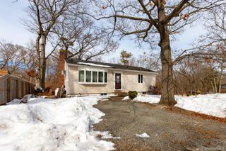 47 Ridgedale Avenue, Farmingville, NY 11738