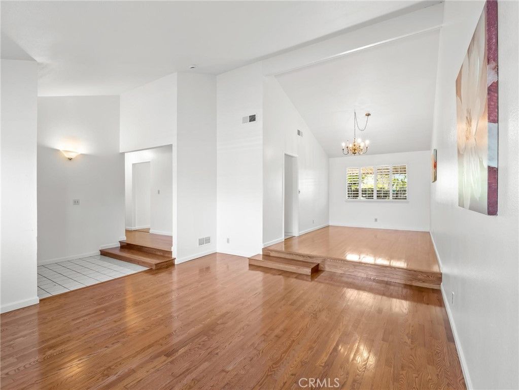 Image 11 of property listing at 873 Cedar, Lemoore, CA 93245