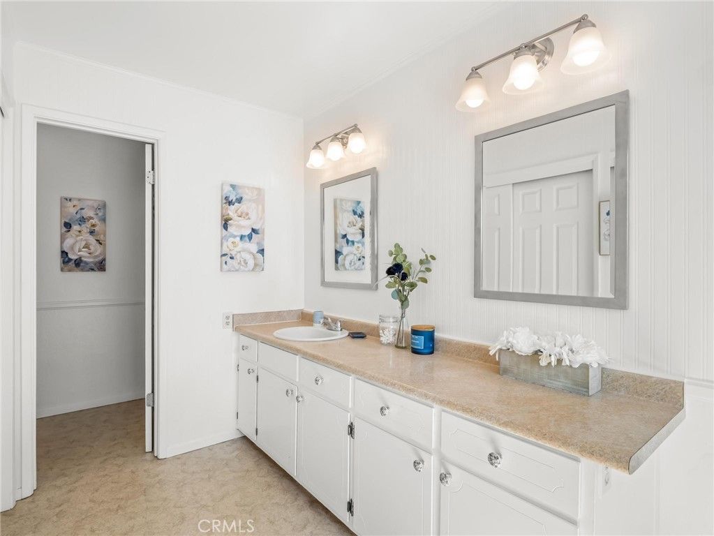 Image 29 of property listing at 873 Cedar, Lemoore, CA 93245