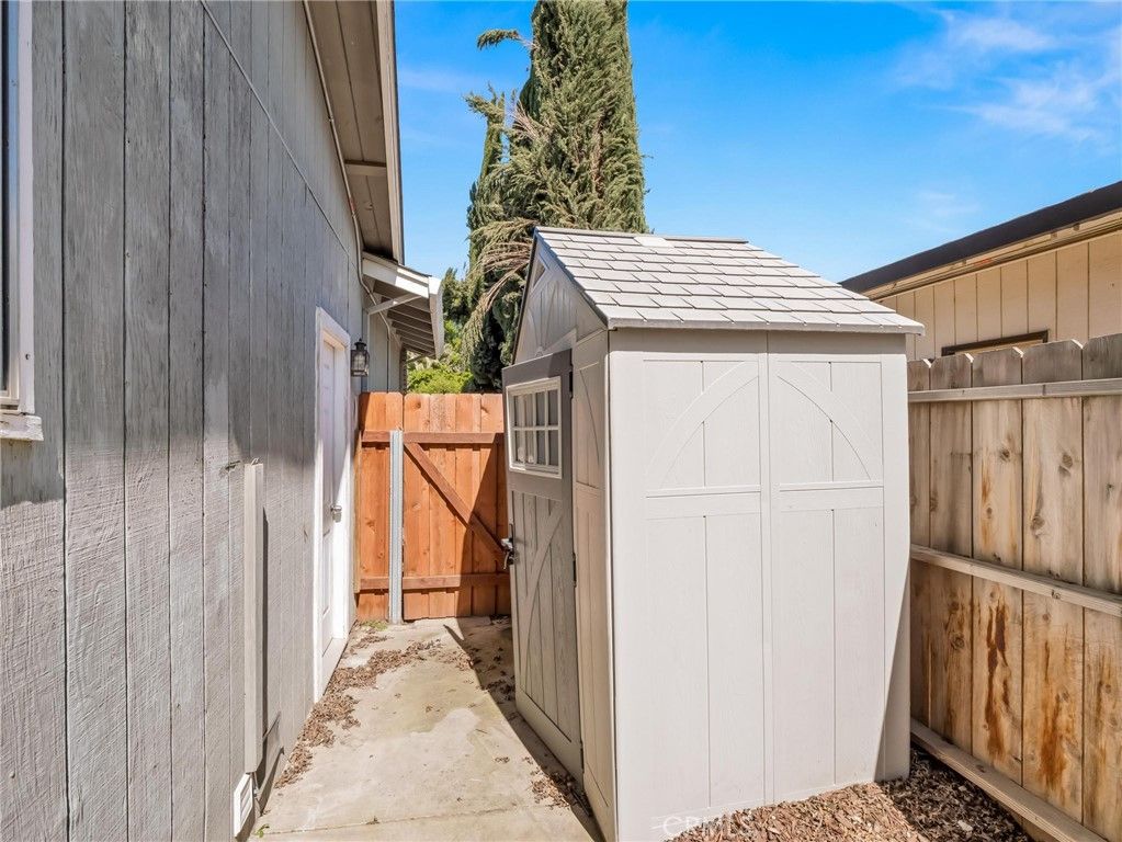 Image 41 of property listing at 873 Cedar, Lemoore, CA 93245