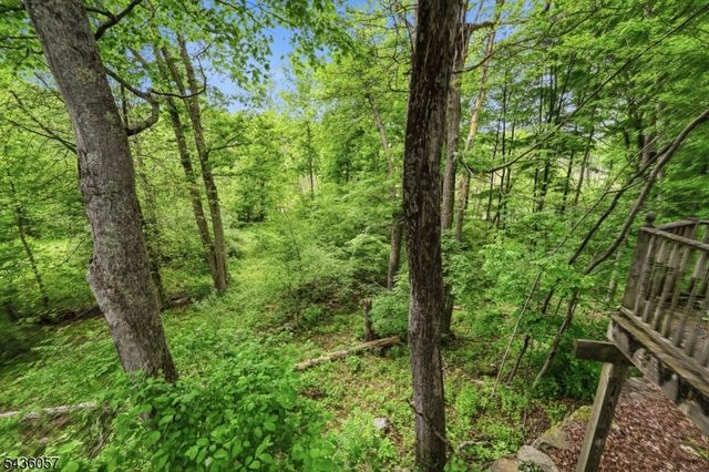 4 Meadow Oak Dr, Frelinghuysen Twp., NJ 07825