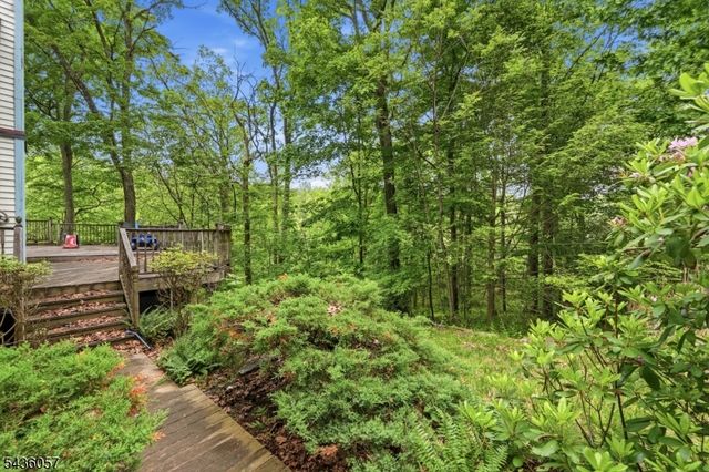 4 Meadow Oak Dr, Frelinghuysen Twp., NJ 07825