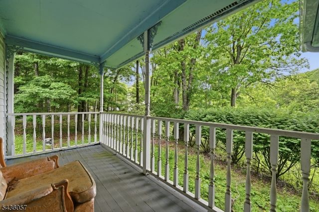 4 Meadow Oak Dr, Frelinghuysen Twp., NJ 07825