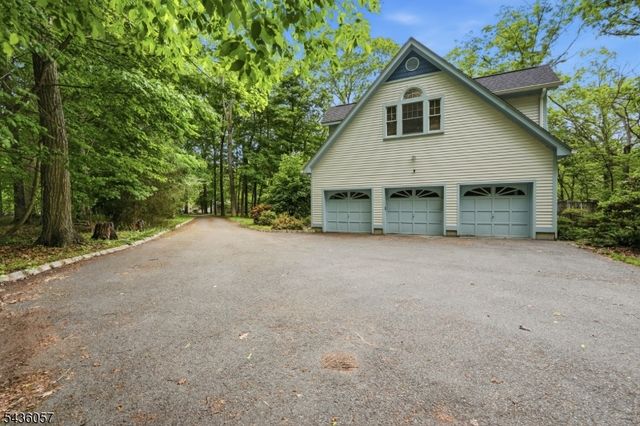 4 Meadow Oak Dr, Frelinghuysen Twp., NJ 07825