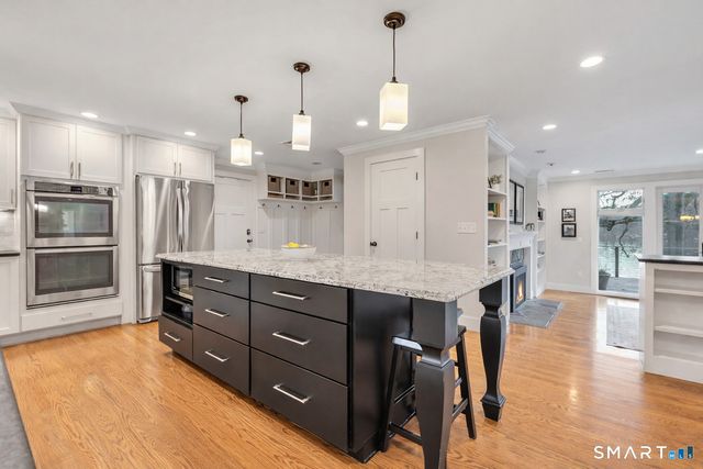 7 Hemlock Trail, Trumbull, CT 06611