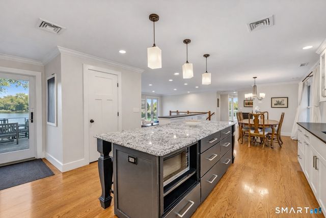 7 Hemlock Trail, Trumbull, CT 06611