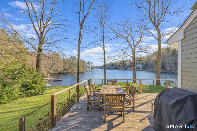 7 Hemlock Trail, Trumbull, CT 06611