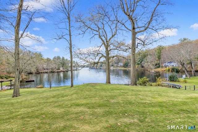 7 Hemlock Trail, Trumbull, CT 06611