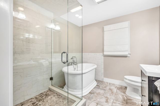 7 Hemlock Trail, Trumbull, CT 06611