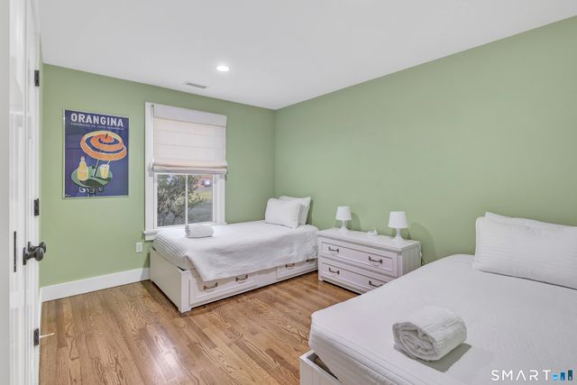 7 Hemlock Trail, Trumbull, CT 06611