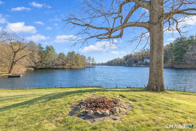 7 Hemlock Trail, Trumbull, CT 06611