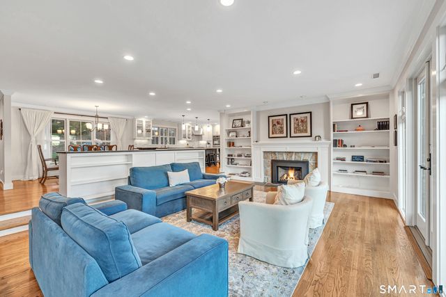 7 Hemlock Trail, Trumbull, CT 06611