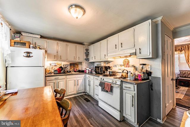 441 ROUNDVIEW RD, Baltimore, MD 21225
