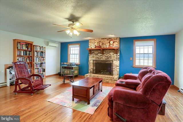 1014 PONDTOWN RD, Dillsburg, PA 17019