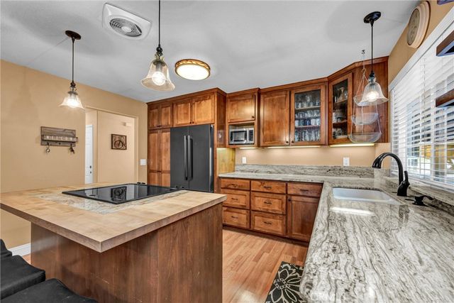 19450 Mountain Meadow S, Hidden Valley Lake, CA 95467