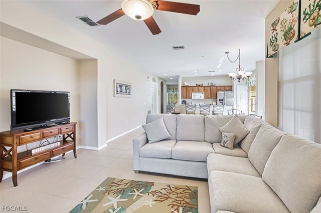 20061 Sanibel View CIR 201, Fort Myers, FL 33908