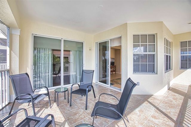 20061 Sanibel View CIR 201, Fort Myers, FL 33908