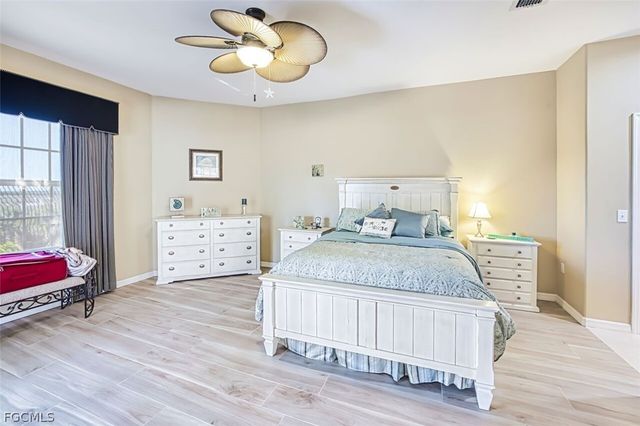 20061 Sanibel View CIR 201, Fort Myers, FL 33908