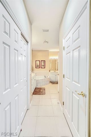 20061 Sanibel View CIR 201, Fort Myers, FL 33908